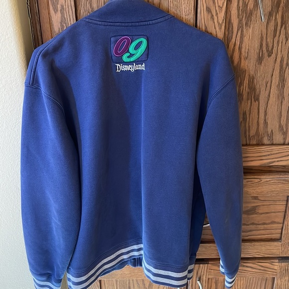 Disneyland 2009 Sweatshirt Jacket - Picture 5 of 6